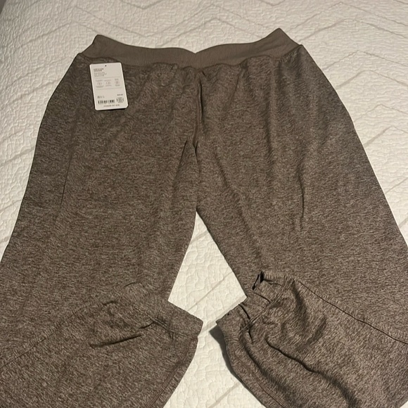 Athleta Pants - Athleta Softluxe Jogger NWT 8T Pyrite Dovetail Heather